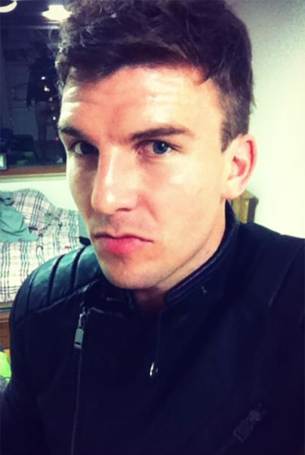 Illustration de l'article : 40 selfies complètement gâchés par un arrière-plan douteux