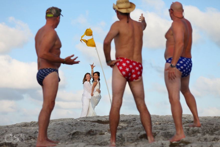 Illustration de l'article : L'amour n'a aucune frontière et ces 120 photos de mariage homosexuels donnent simplement envie de s'aimer !