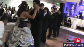 Illustration de l'article : 15 dangers que vous encourez en portant une robe de soirée