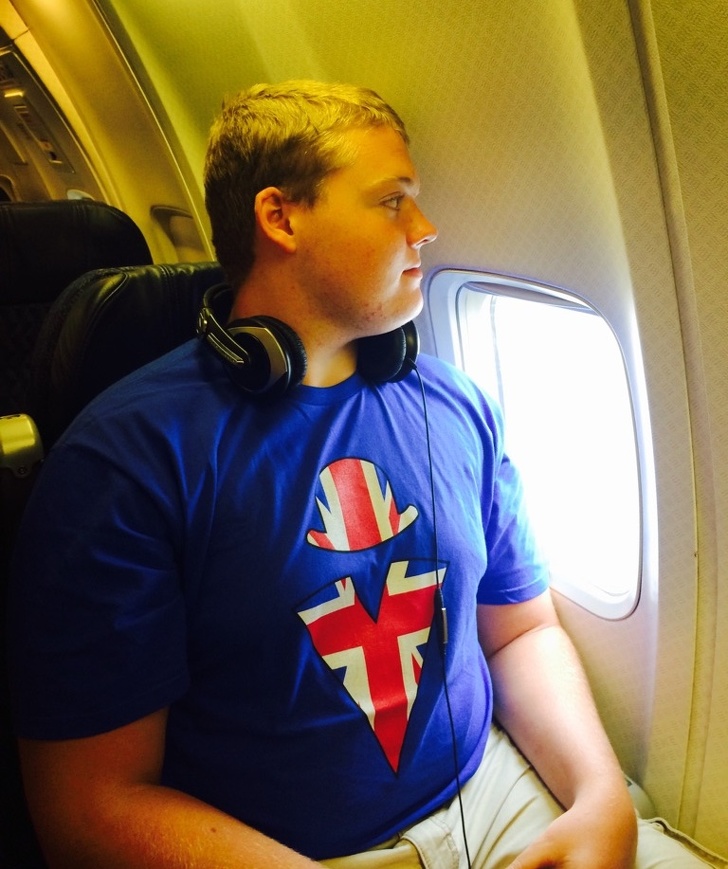 Illustration de l'article : Ces 20 photos qui montrent la difficult&eacute; parfois d'&ecirc;tre une personne de grande taille