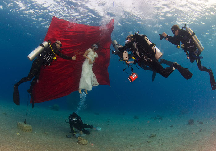 Illustration de l'article : Ces 20 photos qui montrent le dur métier de photographe de mariage