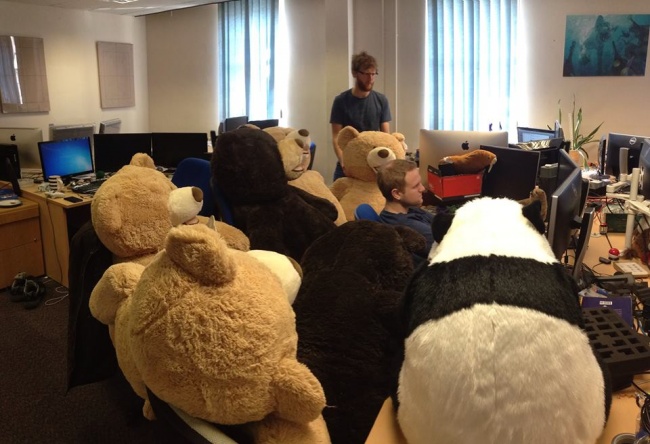 Illustration de l'article : Ces 22 scènes au travail où les employés se sont amusés