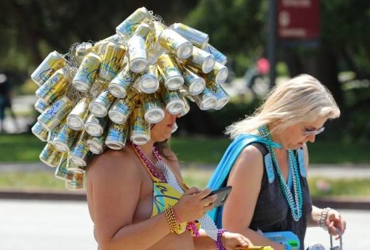 Illustration de l'article : Ces 19 photos de personnes avec un comportement plutôt fou