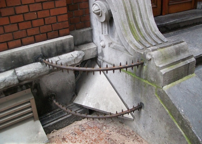 Illustration de l'article : 10 astuces employées dans les lieux publics pour conserver des comportements appropriés