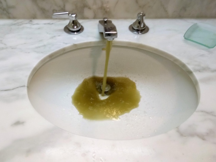 Illustration de l'article : Ces 22 photos de personnes touchées par la malchance dès le réveil