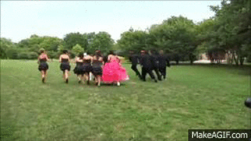 Illustration de l'article : 15 dangers que vous encourez en portant une robe de soirée