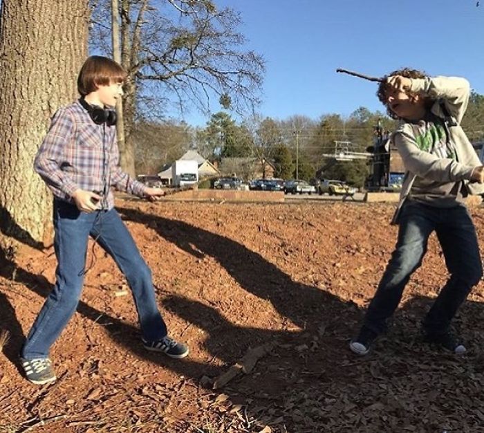 Illustration de l'article : 20 photos qui montrent la complicité des acteurs de Stranger Things hors caméra