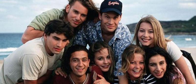 Illustration de l'article : 10 séries cultes des années 90 et 2000 qu'on aurait aimé ne pas voir disparaître !