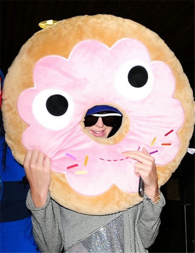 Illustration de l'article : 12 célébrités qui ont réagi de façon intelligente face aux paparazzi