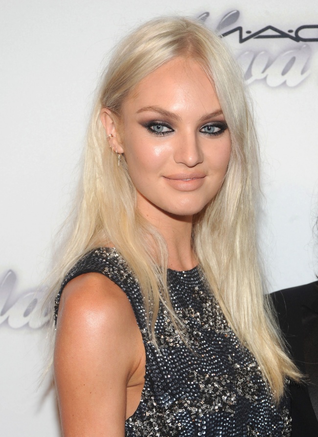 Illustration de l'article : 12 photos de top-models à découvrir avec et sans maquillage