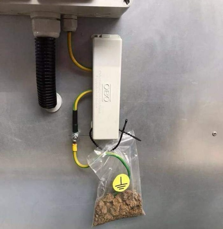 Illustration de l'article : Ces 25 photos de réparations et constructions loupées