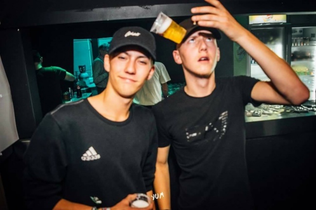 Illustration de l'article : 24 photos dont l’arrière-plan est bien plus drôle que l’action principale