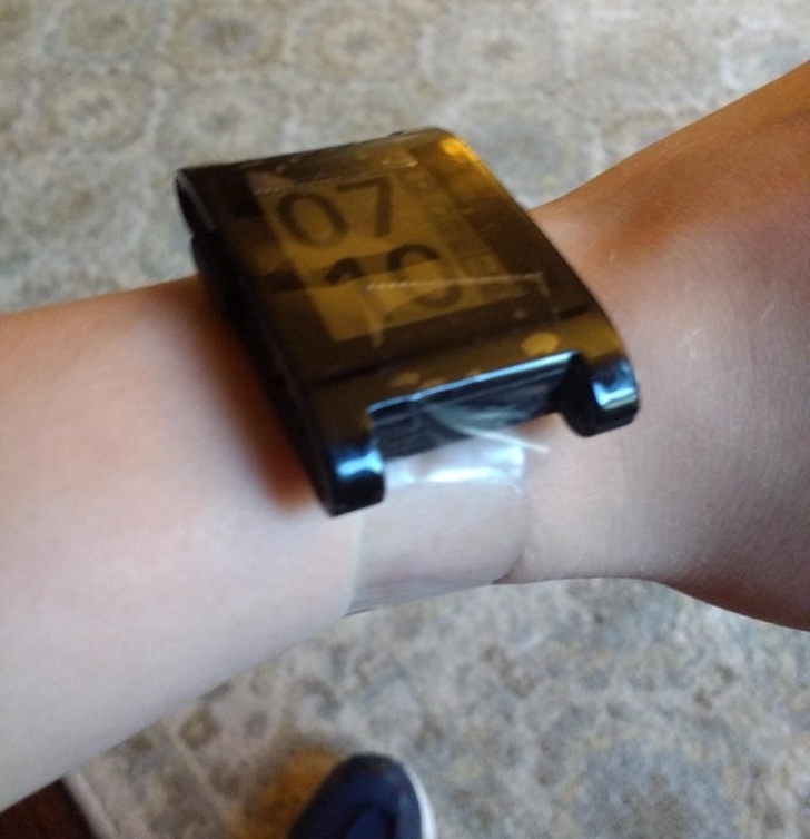 Illustration de l'article : Ces 20 photos de personnes qui ne devraient rien toucher