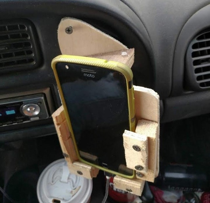 Illustration de l'article : Ces 20 photos de personnes qui ne devraient rien toucher