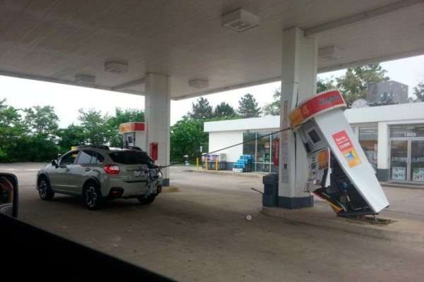 Illustration de l'article : 13 personnes qui ont encore du mal avec le fonctionnement des stations service