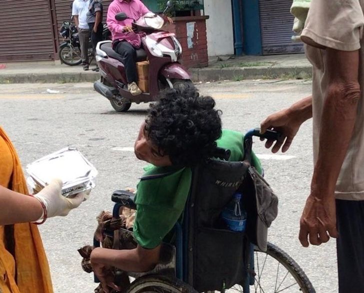 Illustration de l'article : Ces 18 photos qui montrent à quel point il est important d'être généreux et d'aider les gens