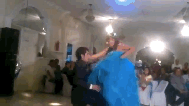 Illustration de l'article : 15 dangers que vous encourez en portant une robe de soirée