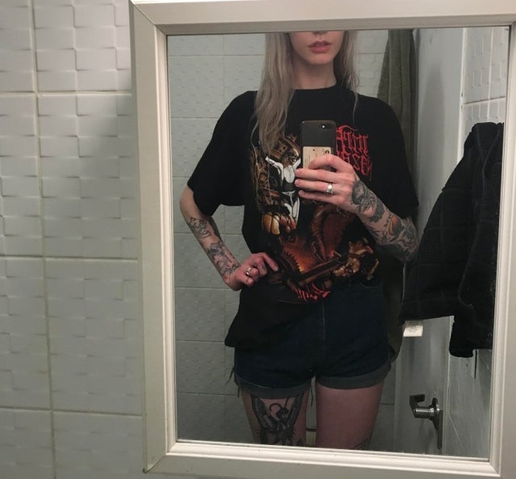 Illustration de l'article : Ces 20 photos qui montrent la difficult&eacute; parfois d'&ecirc;tre une personne de grande taille