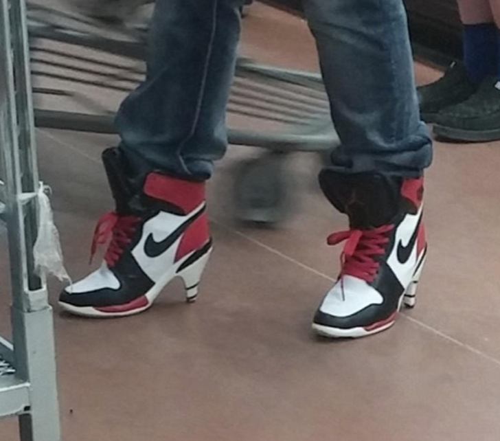 Illustration de l'article : Ces 25 cr&eacute;ations de designers pas tr&egrave;s r&eacute;ussies