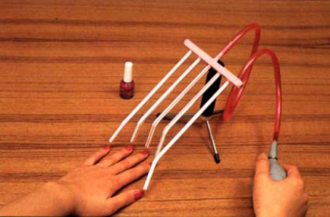 Illustration de l'article : 22 inventions totalement ridicules spécialement conçues pour les femmes