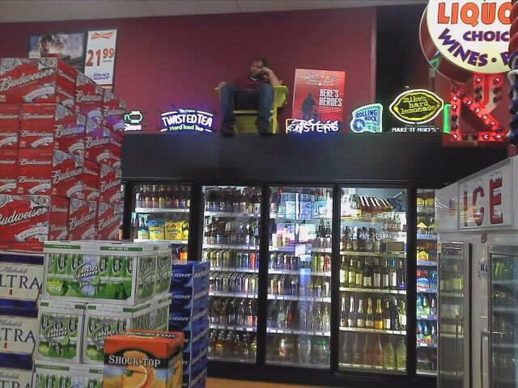 Illustration de l'article : Ces 14 collègues qui ont une façon bien à eux de travailler