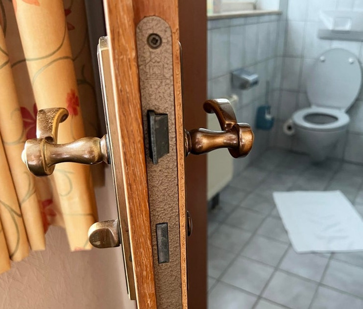 Illustration de l'article : Ces 18 photos illustrant de drôles de surprises dans les chambres d'hôtel