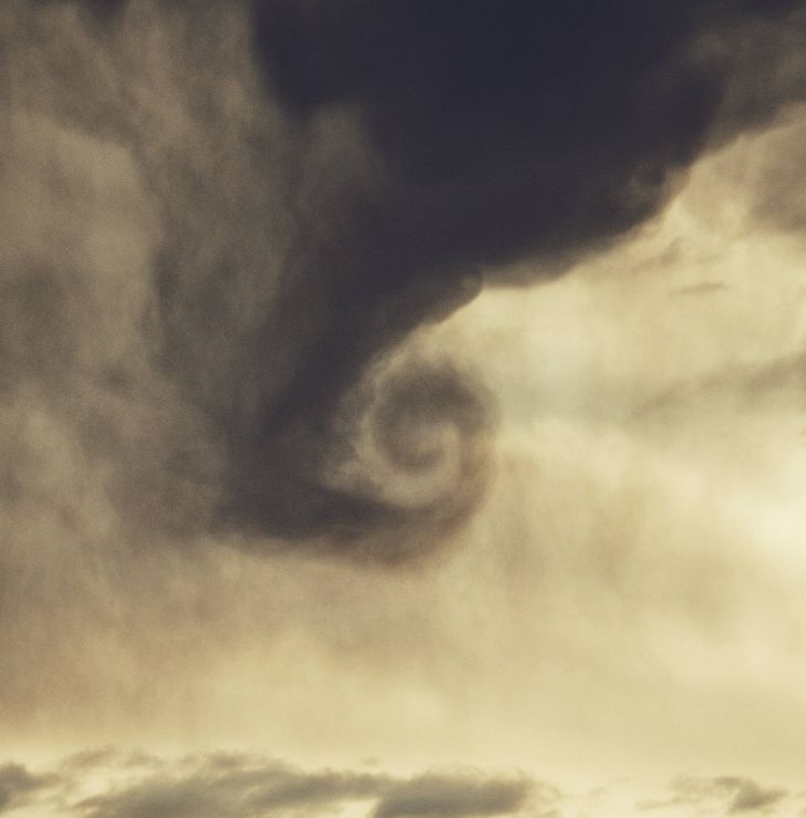 Illustration de l'article : Ces 17 personnes qui voient des visages là où il n'y en a pas