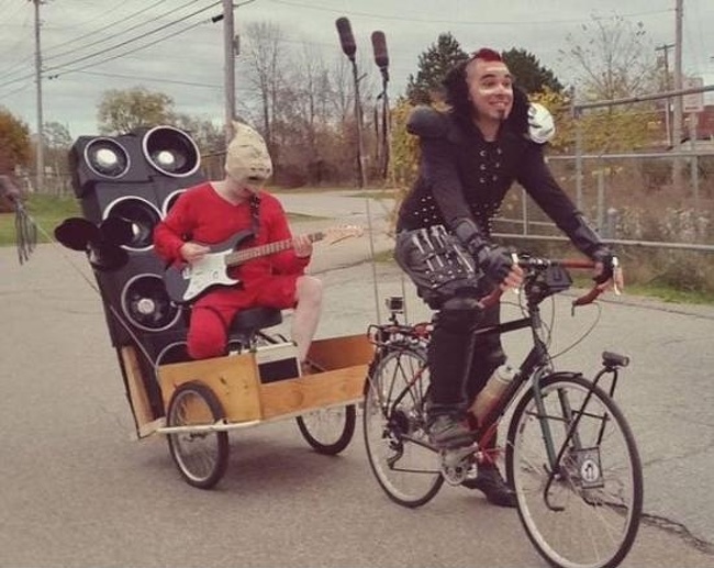 Illustration de l'article : Ces 22 personnes qui ont fait preuve d'imagination pour ressembler à leurs personnages préférés