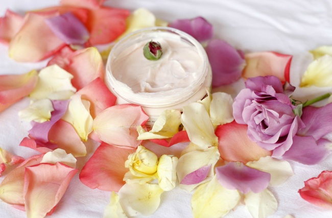 Illustration de l'article : 13 secrets de beaut&eacute; de nos grands-m&egrave;res qui fonctionnent mieux que les cosm&eacute;tiques actuels