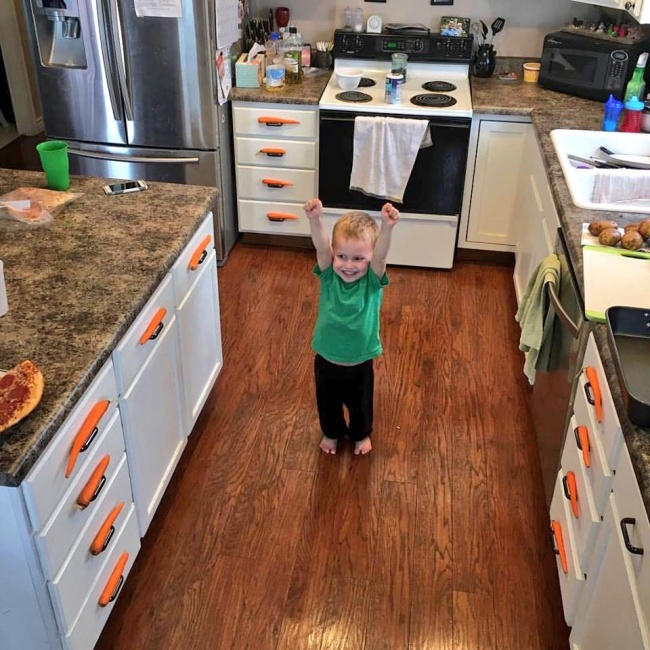 Illustration de l'article : 21 photos qui montrent qu’être parents, c’est aussi très amusant !