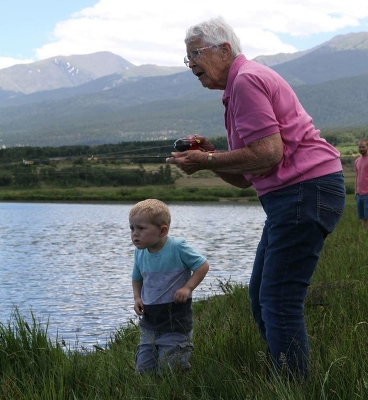 Illustration de l'article : Ces 18 photos qui représentent un souvenir émouvant vécu par ces personnes