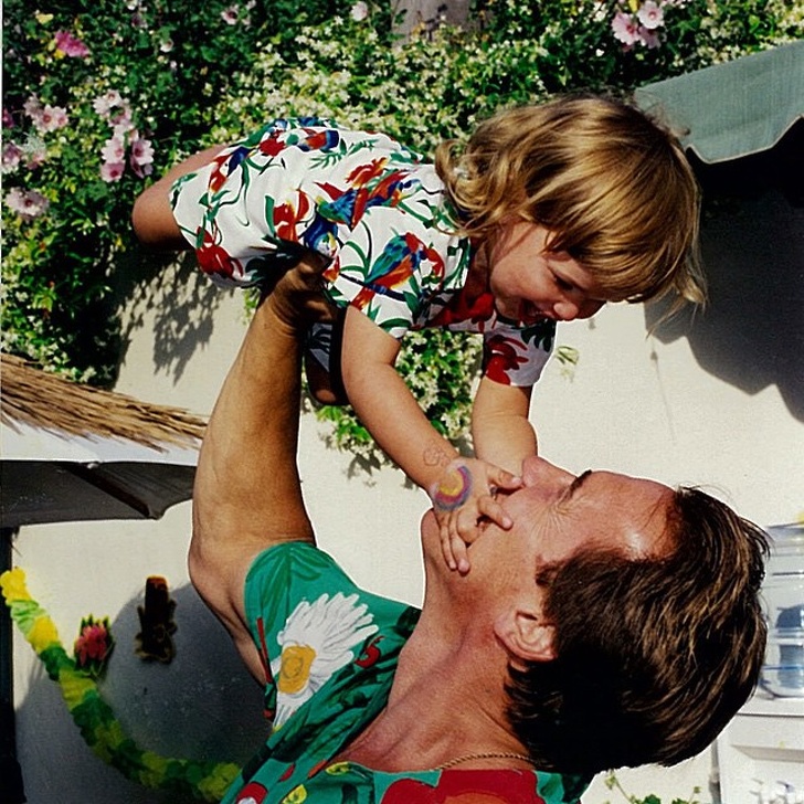 Illustration de l'article : Ces 15 photos d'Arnold Schwarzenegger qui montrent qu'il s'agit d'un père fabuleux